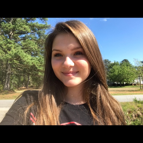 Meet your Posher, Caitlynn - Picture 1 of 1